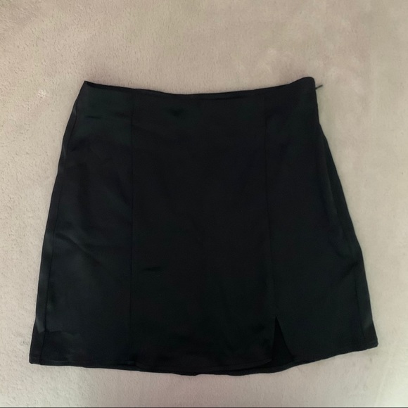 Garage black satin mini skirt - Picture 2 of 4
